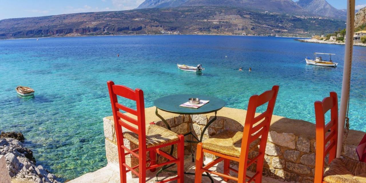 A & V Luxury - * Kalamata